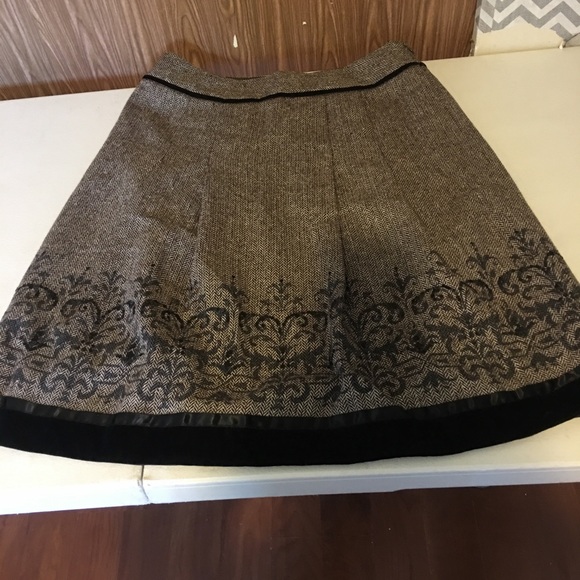 LOFT Dresses & Skirts - Loft. Beautiful skirt